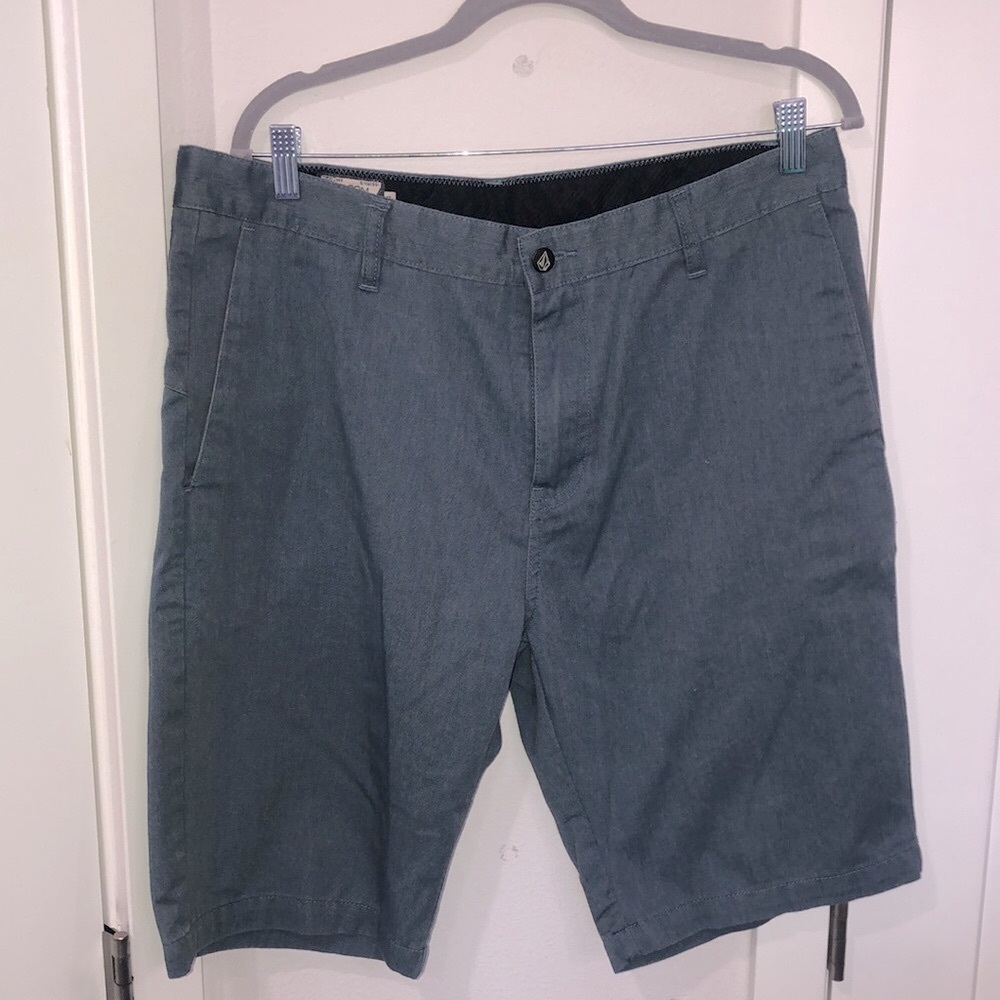 Volcom Shorts Men’s Size 34 Workwear ,golf, hiking, Gorp core, Walking ,casual.